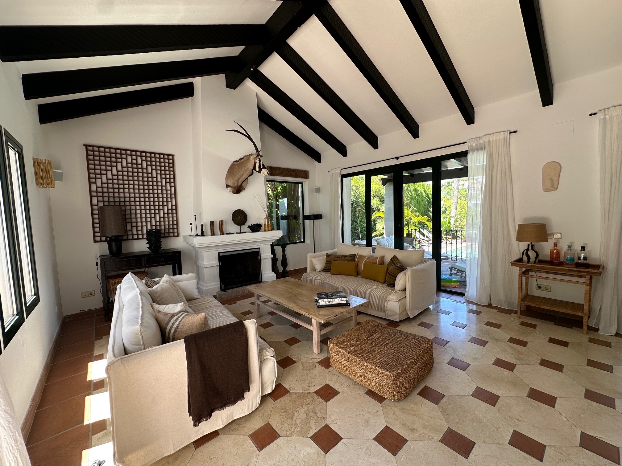 Casa de 4 Dormitorios en venta en Atalaya, Estepona