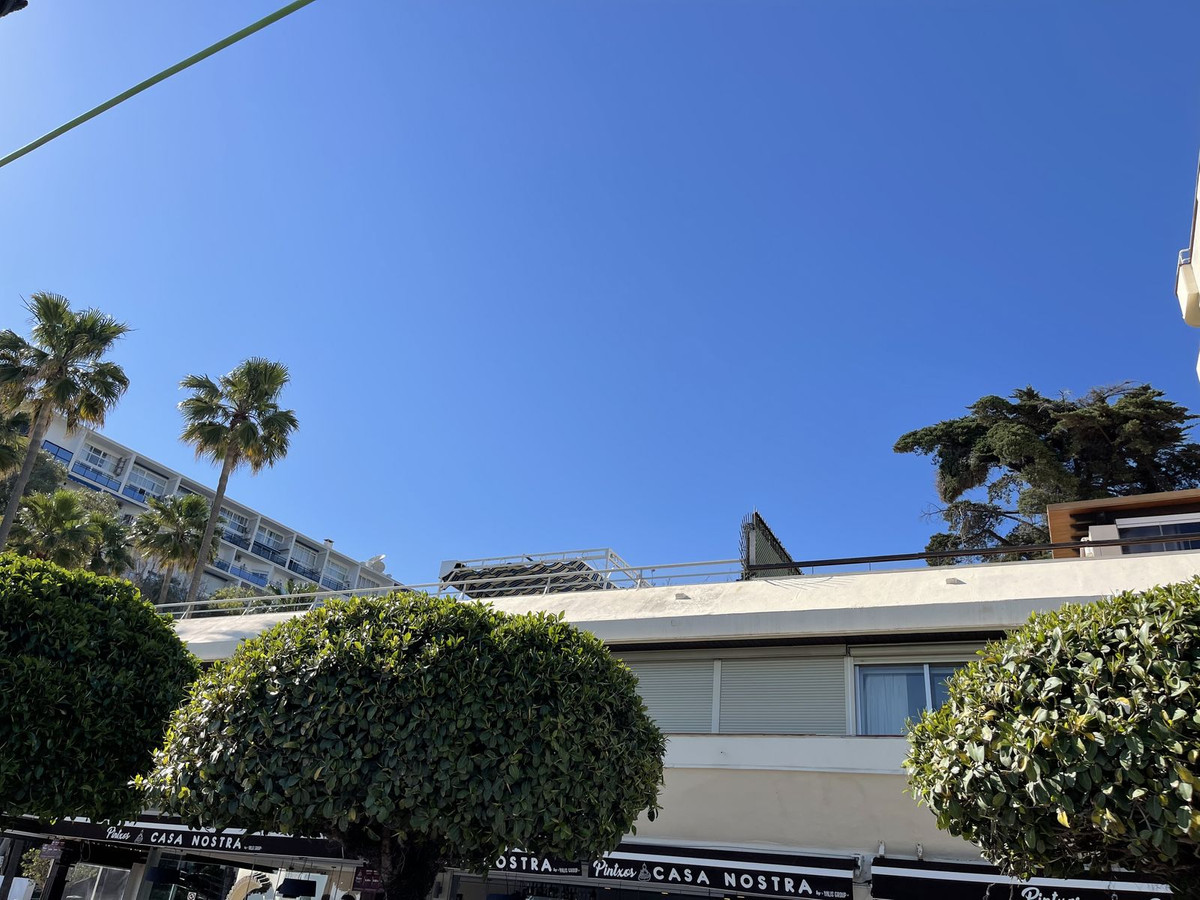 Ático de 4 Dormitorios y 3 Baños en venta en Marbella