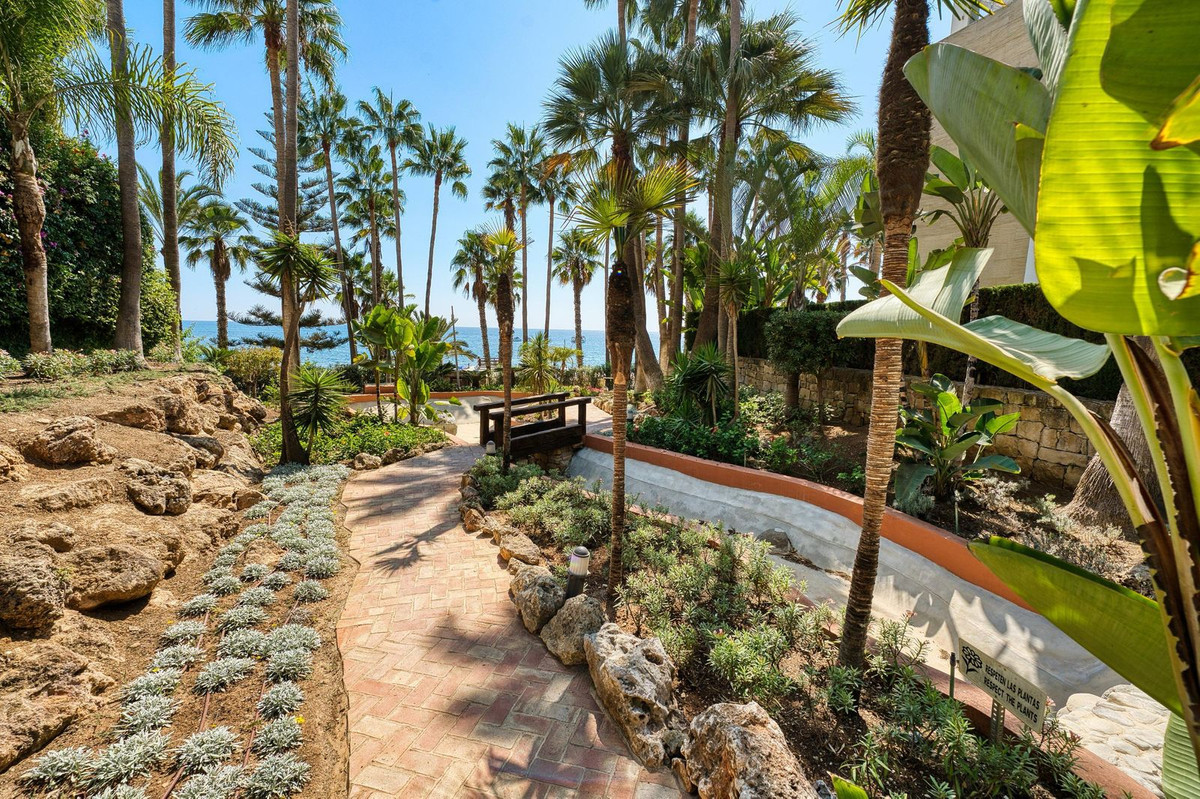 Piso de 3 Dormitorios en alquiler en Marbella