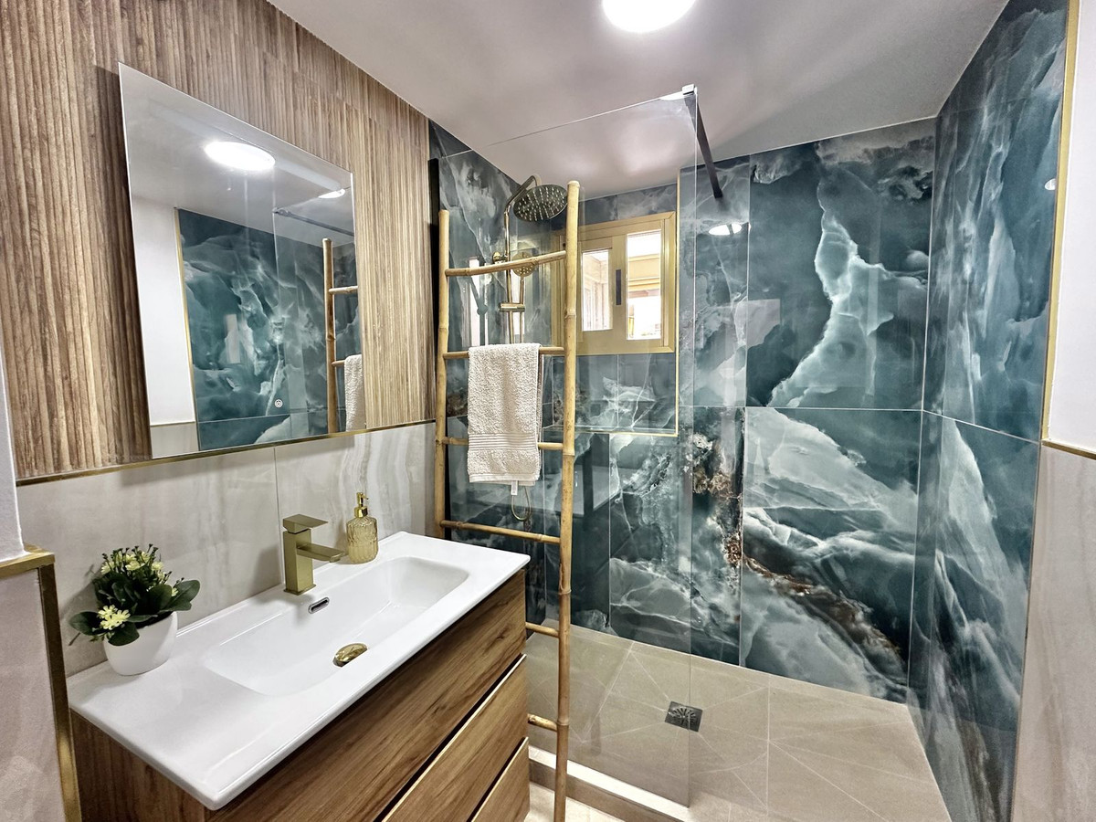 Piso de 2 Dormitorios en venta en Fuengirola