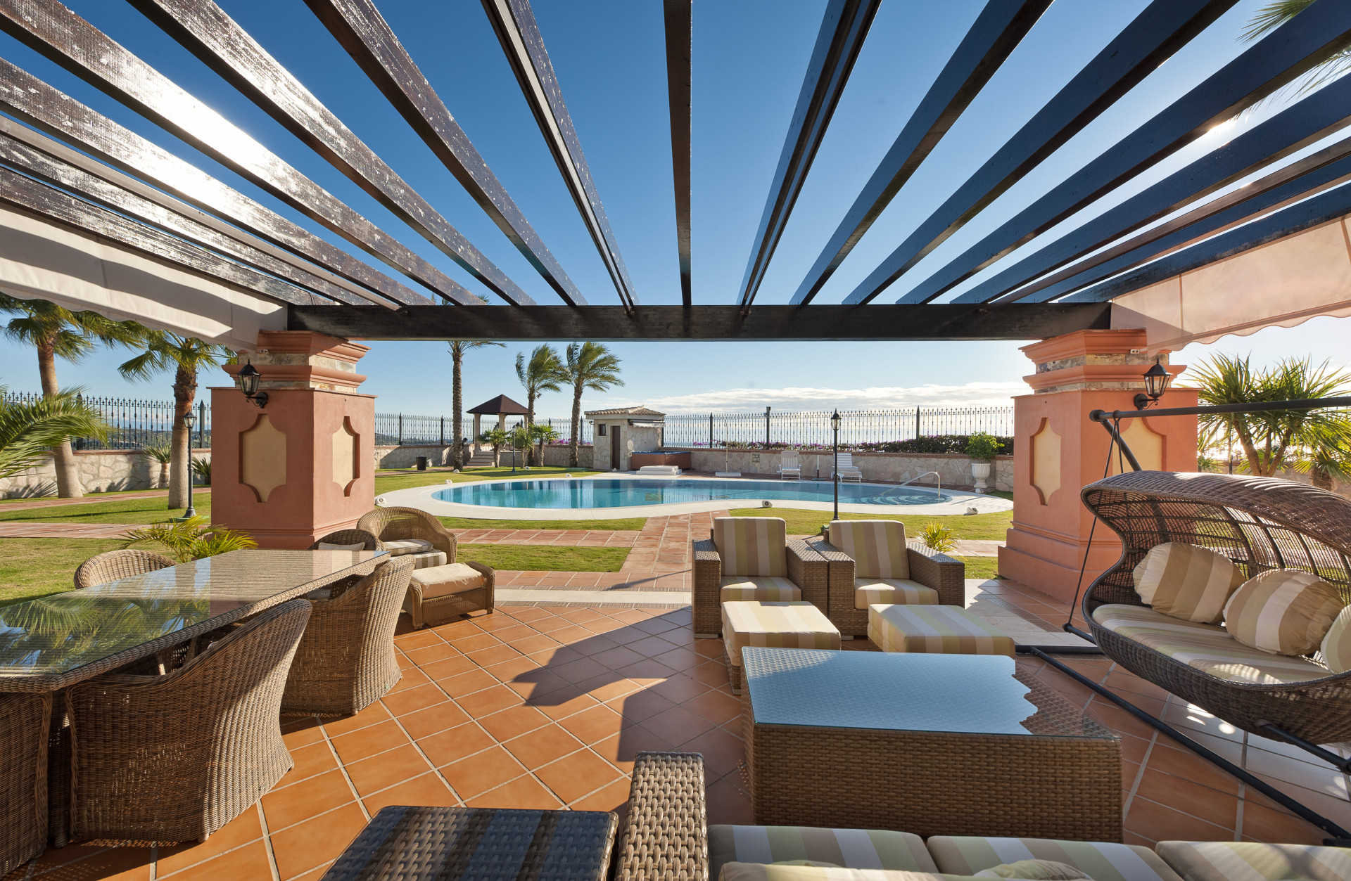 Casa de 7 Dormitorios y 9 Baños en venta en Mijas