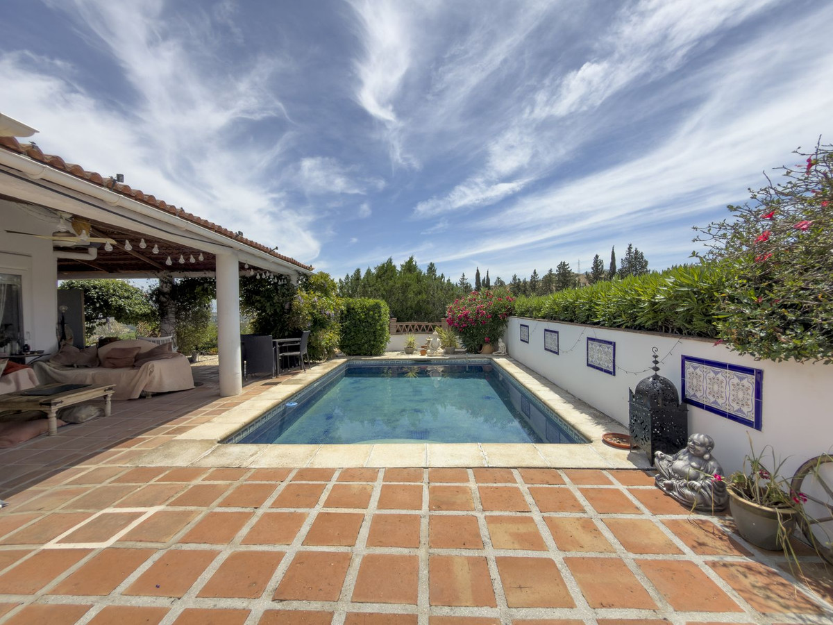 Finca de 4 Dormitorios y 3 Baños en venta en Coin
