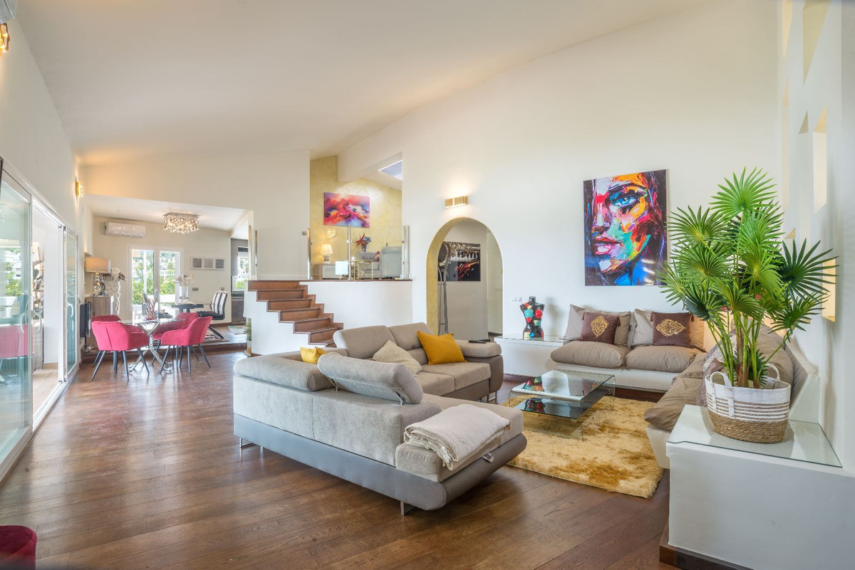 Casa de 7 Dormitorios y 5 Baños en venta en Marbella