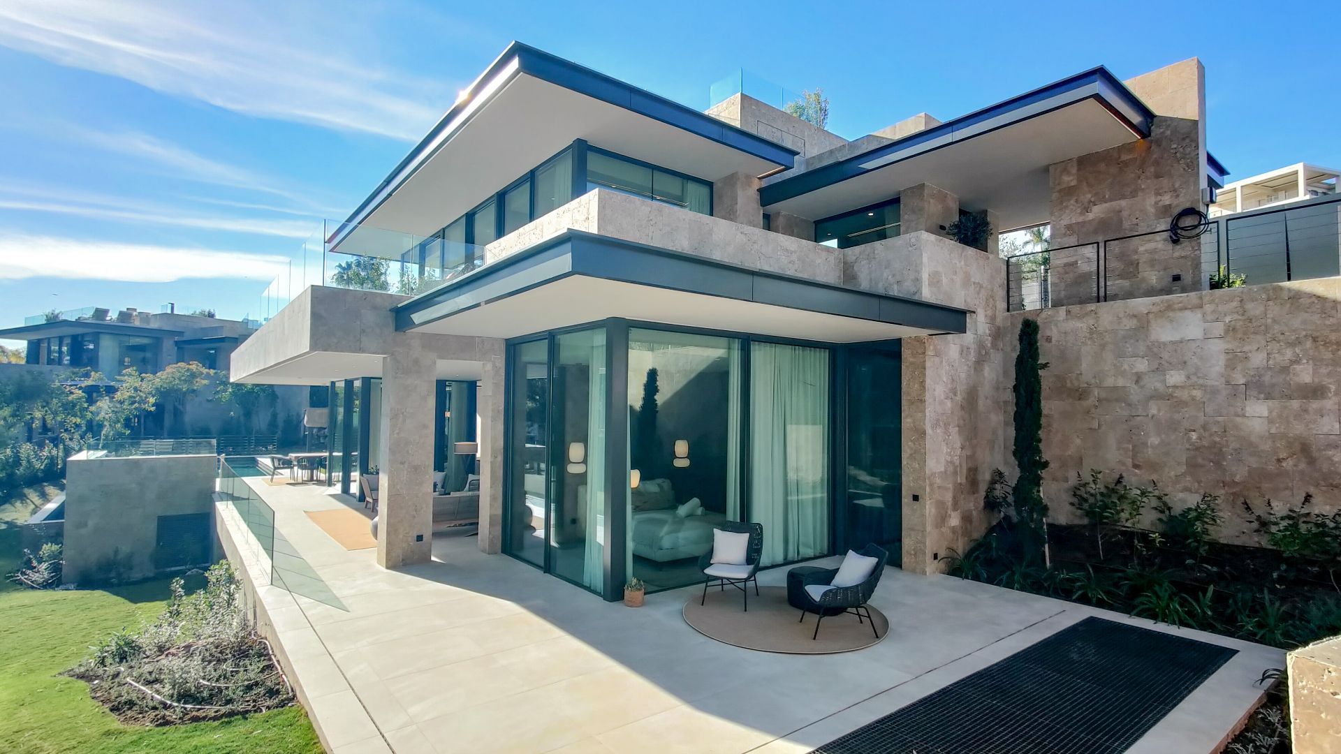 Casa de 5 Dormitorios y 6 Baños en venta en Marbella