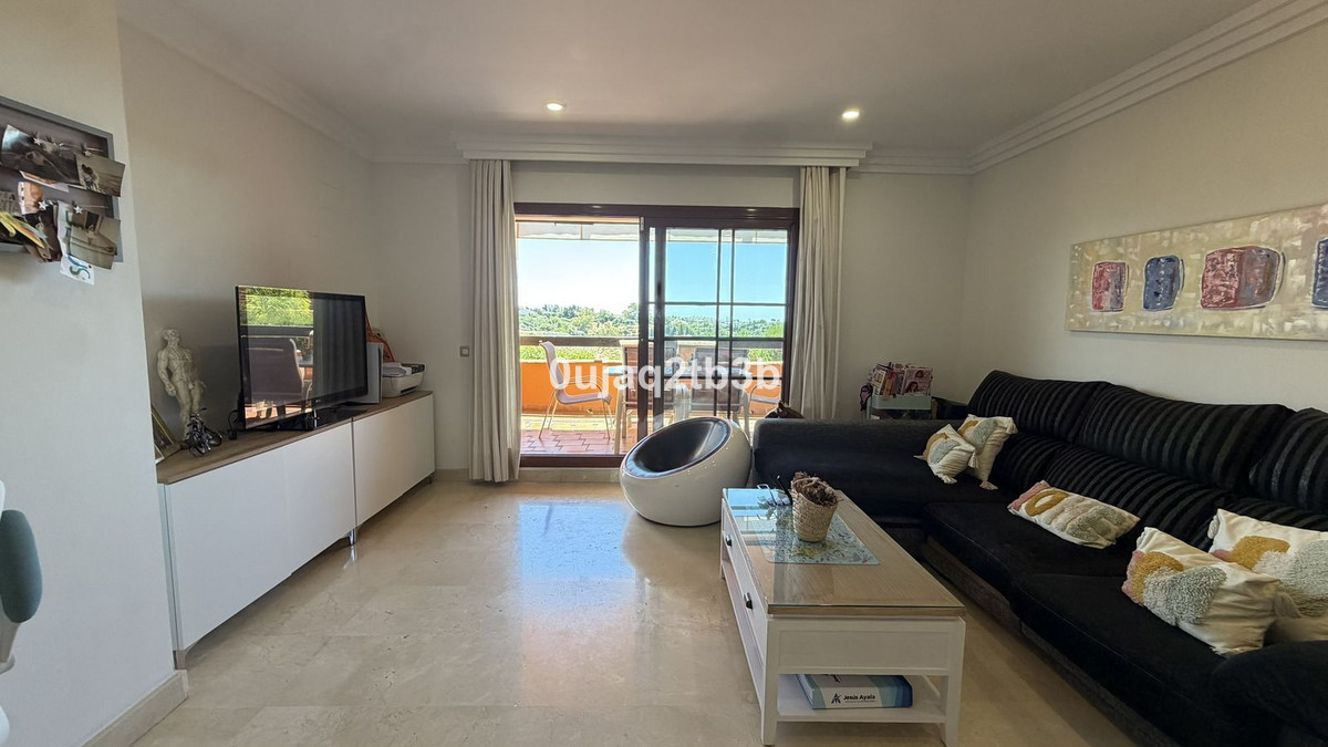 Piso de 2 Dormitorios y 2 Baños en venta en Benahavís