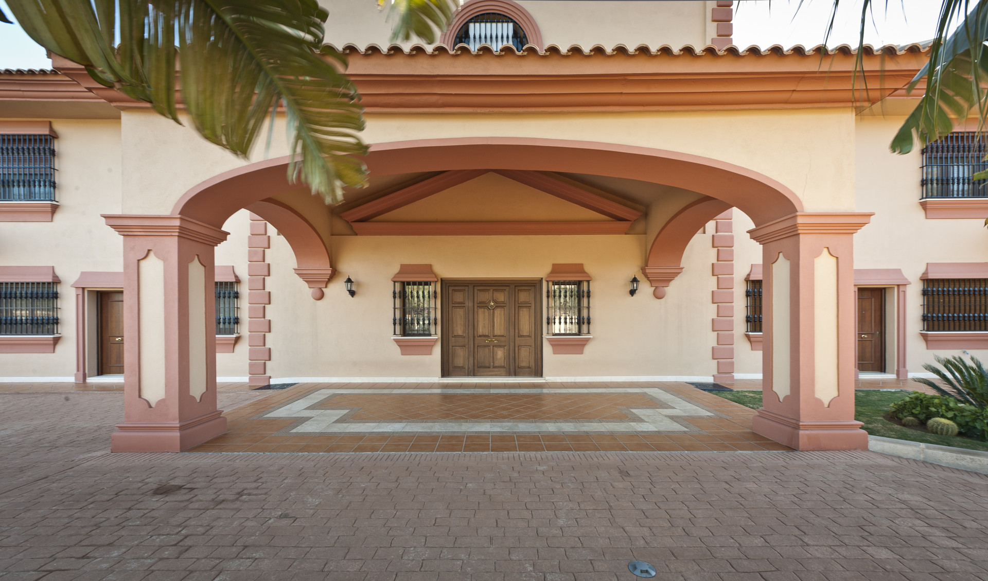 Casa de 7 Dormitorios y 9 Baños en venta en Mijas