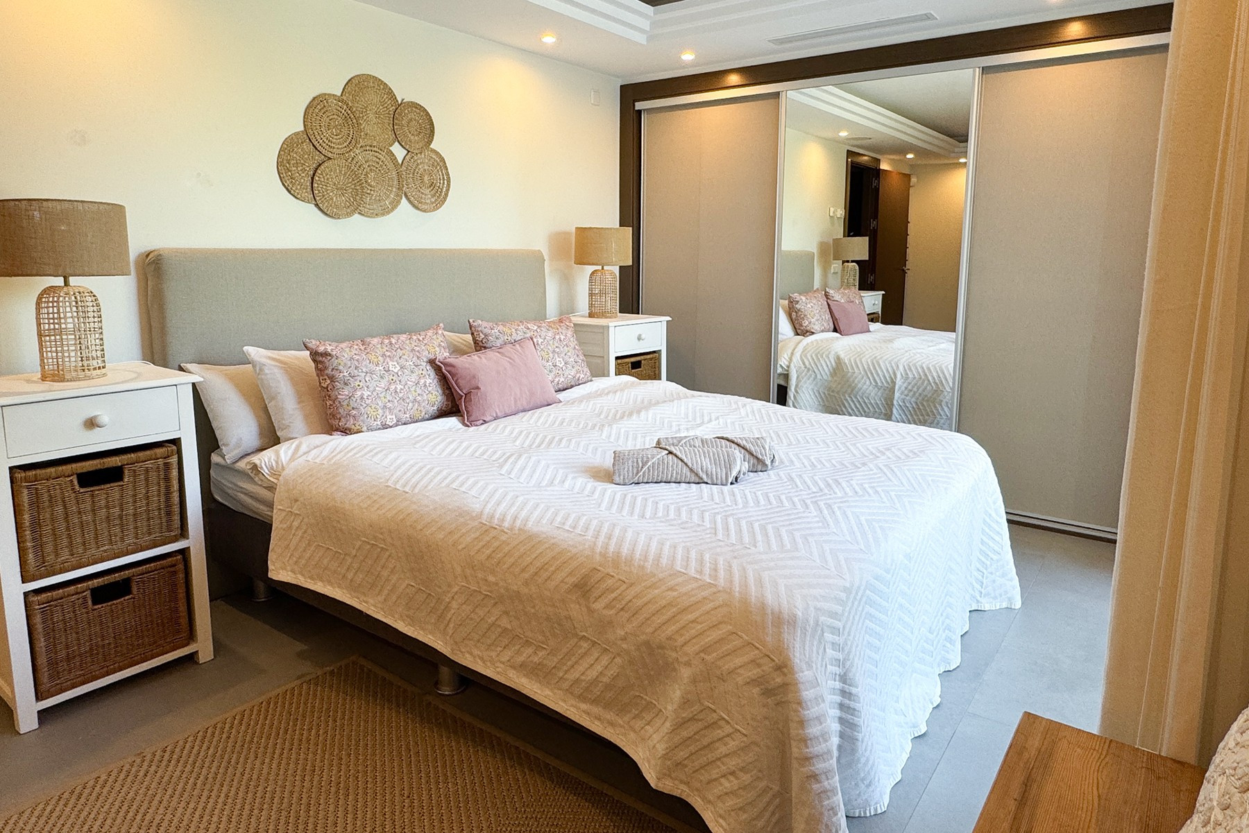 Casa de 5 Dormitorios y 5 Baños en venta en Nueva Andalucía, Marbella