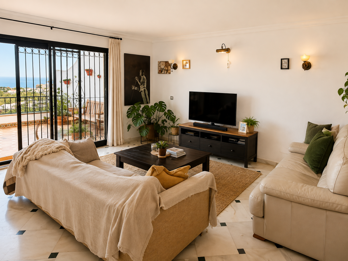 Casa Adosada de 3 Dormitorios y 2 Baños en venta en Mijas