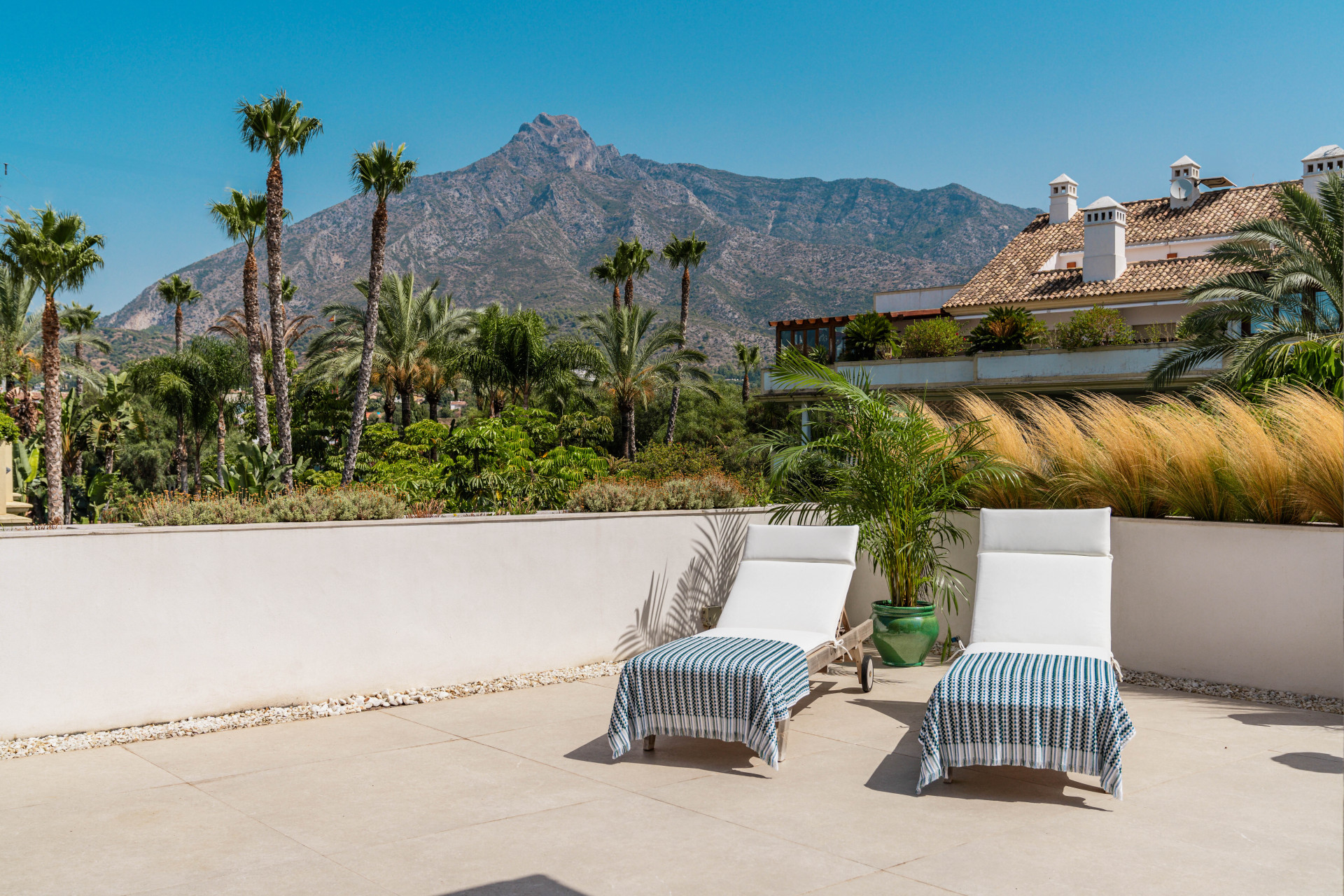 Ático de 3 Dormitorios y 3 Baños en venta en Milla de Oro, Marbella