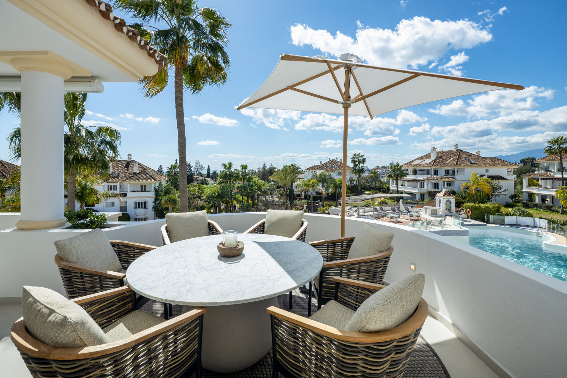 Casa Adosada de 3 Dormitorios en venta en Milla de Oro, Marbella