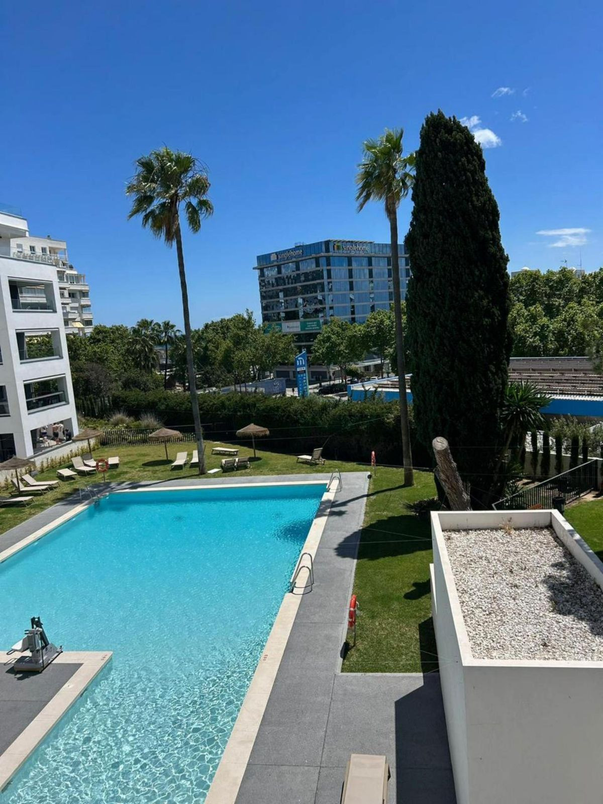 Piso de 3 Dormitorios y 2 Baños en venta en Marbella