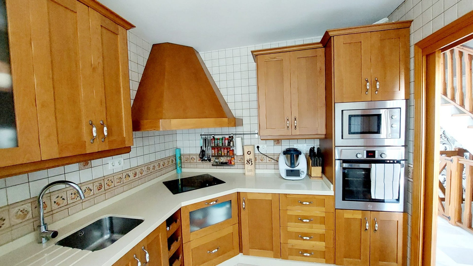 Casa Adosada de 3 Dormitorios en alquiler en El Paraíso, Estepona
