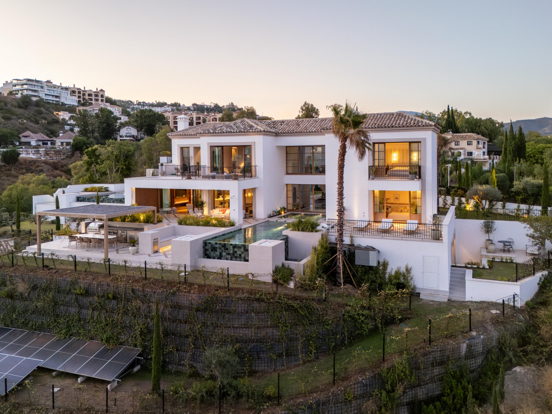 Casa de 5 Dormitorios y 8 Baños en venta en Benahavís Pueblo