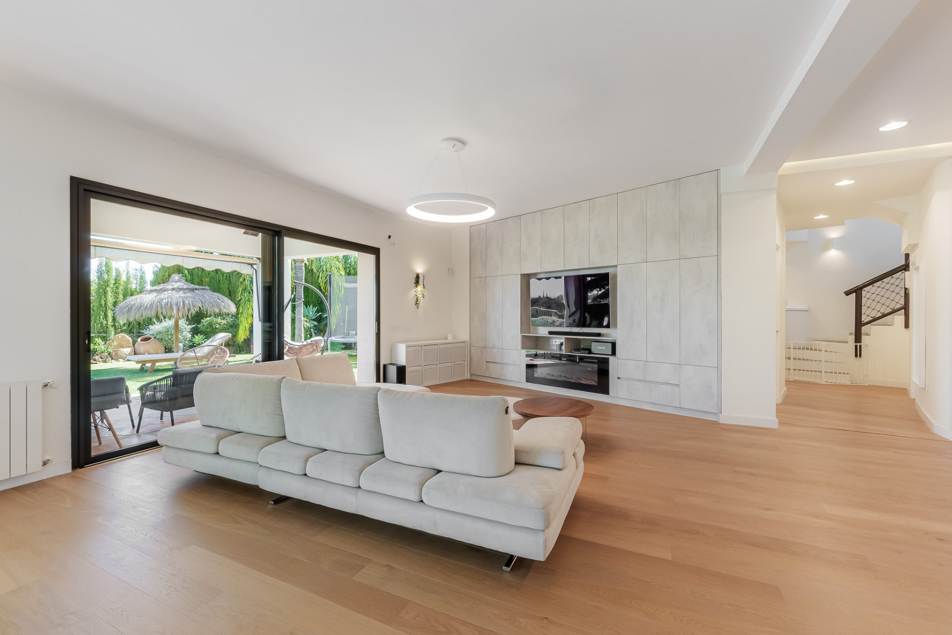 Casa de 5 Dormitorios y 6 Baños en venta en Los Almendros, Benahavís