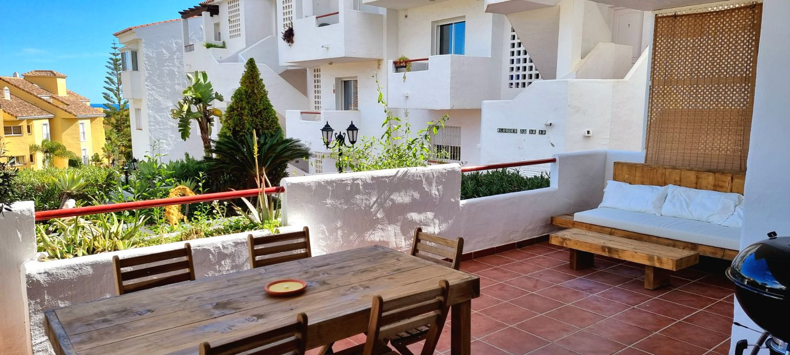 Piso de 2 Dormitorios y 2 Baños en venta en Estepona