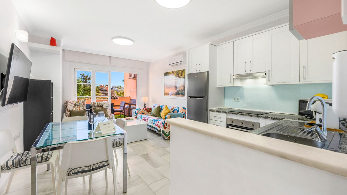 Piso de 2 Dormitorios y 1 Baño en venta en Riviera del Sol, Mijas
