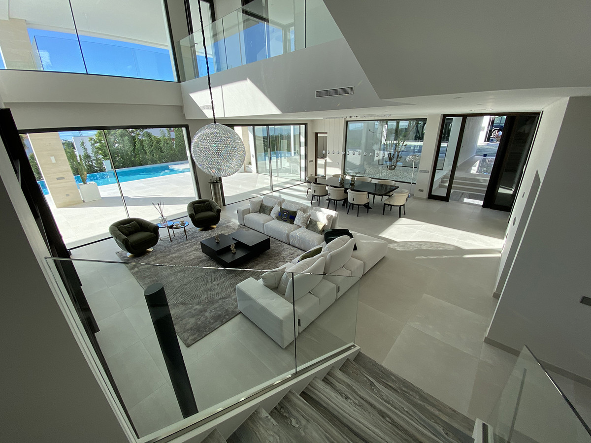 Casa de 6 Dormitorios en venta en Los Flamingos, Benahavís