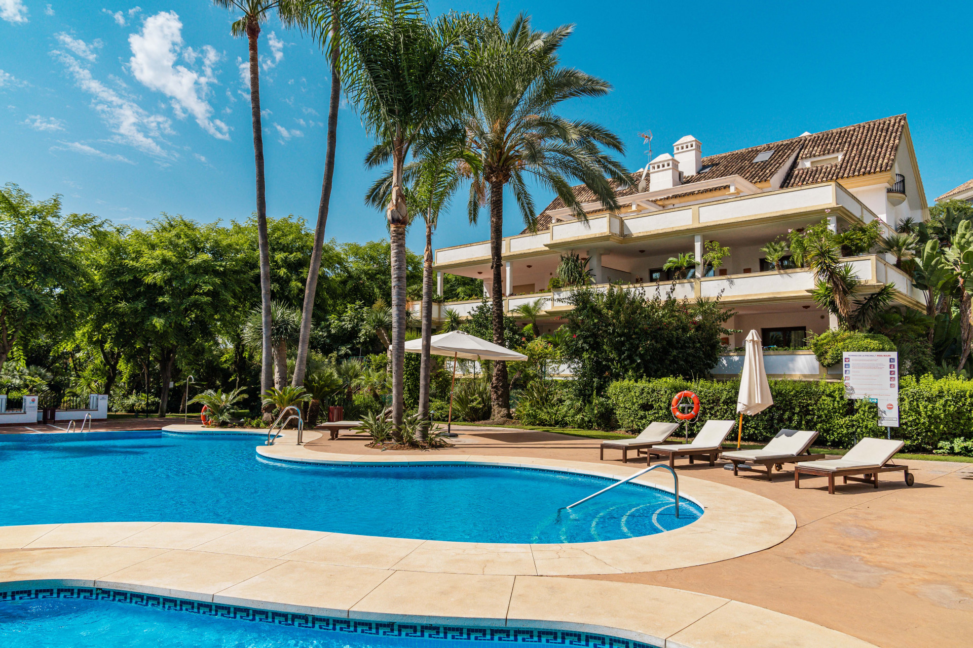 Ático de 3 Dormitorios y 3 Baños en venta en Milla de Oro, Marbella