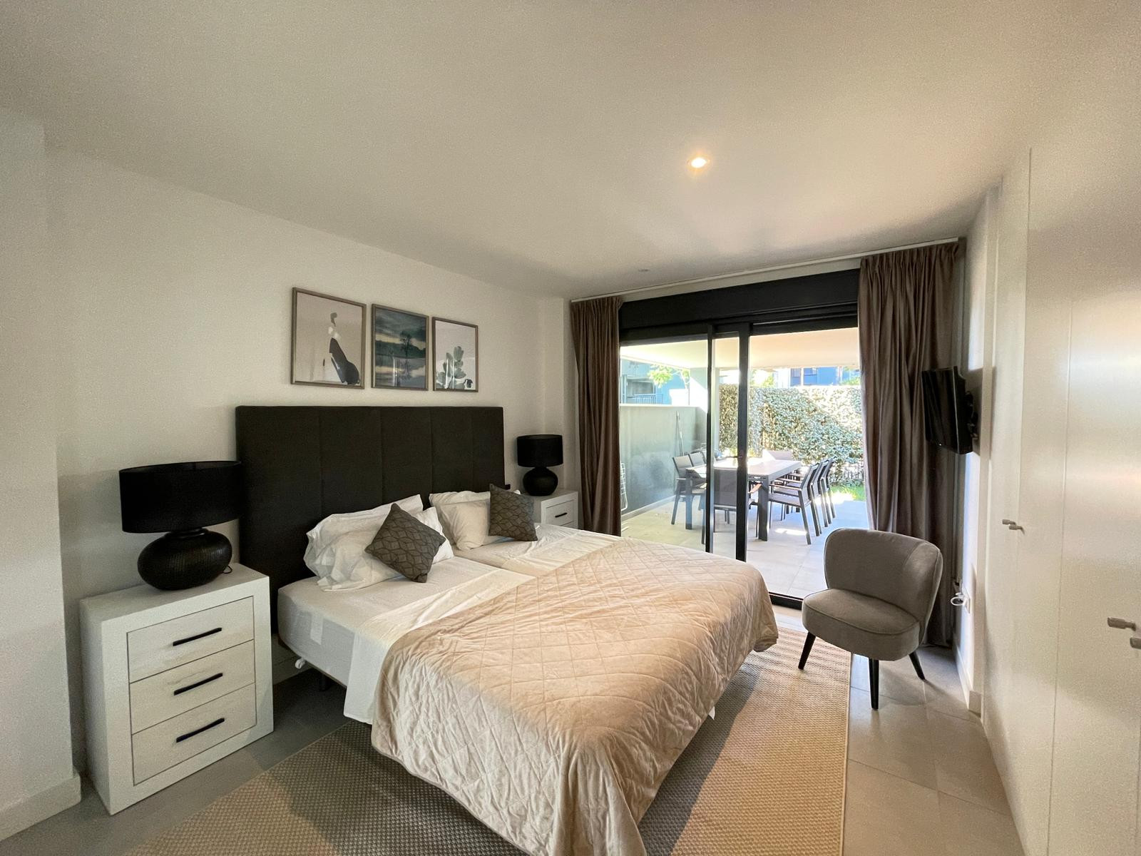 Piso de 3 Dormitorios y 2 Baños en venta en Estepona