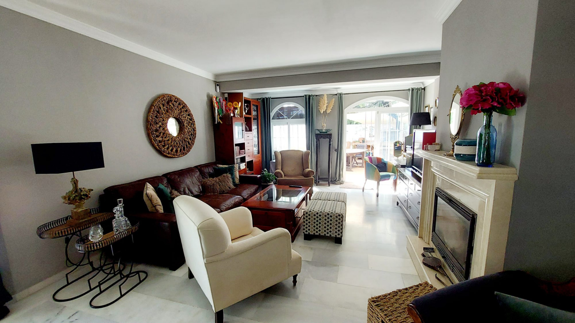 Casa Adosada de 3 Dormitorios en alquiler en El Paraíso, Estepona