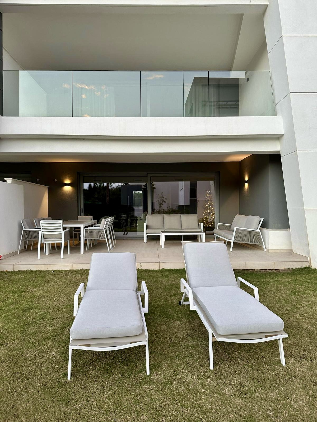 Piso de 3 Dormitorios y 2 Baños en alquiler en Nueva Milla de Oro, Estepona