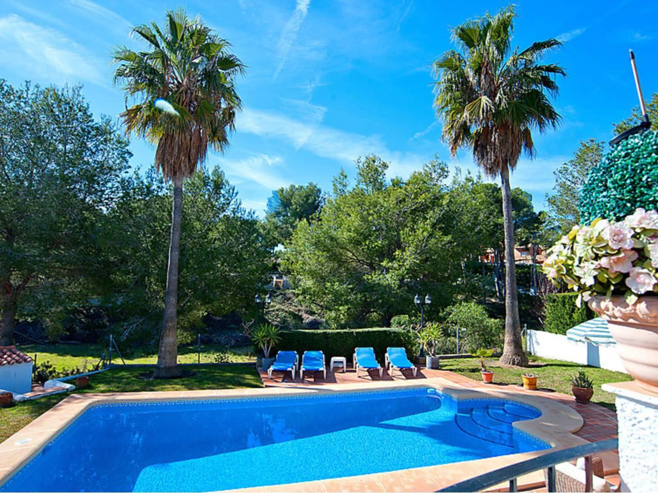 Casa Adosada de 2 Dormitorios en venta en Moraira
