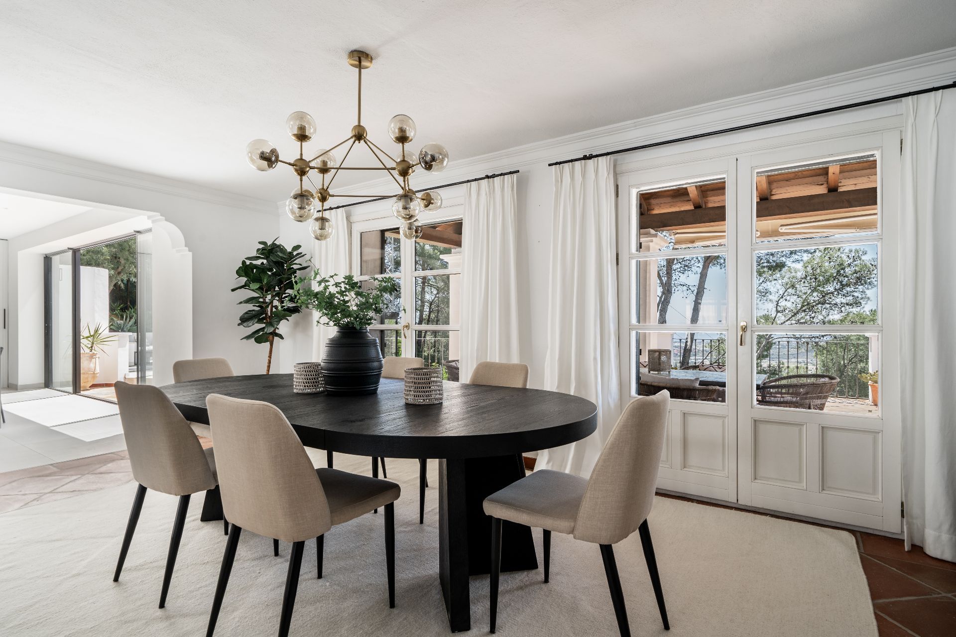 Casa de 4 Dormitorios y 5 Baños en venta en La Zagaleta, Benahavís