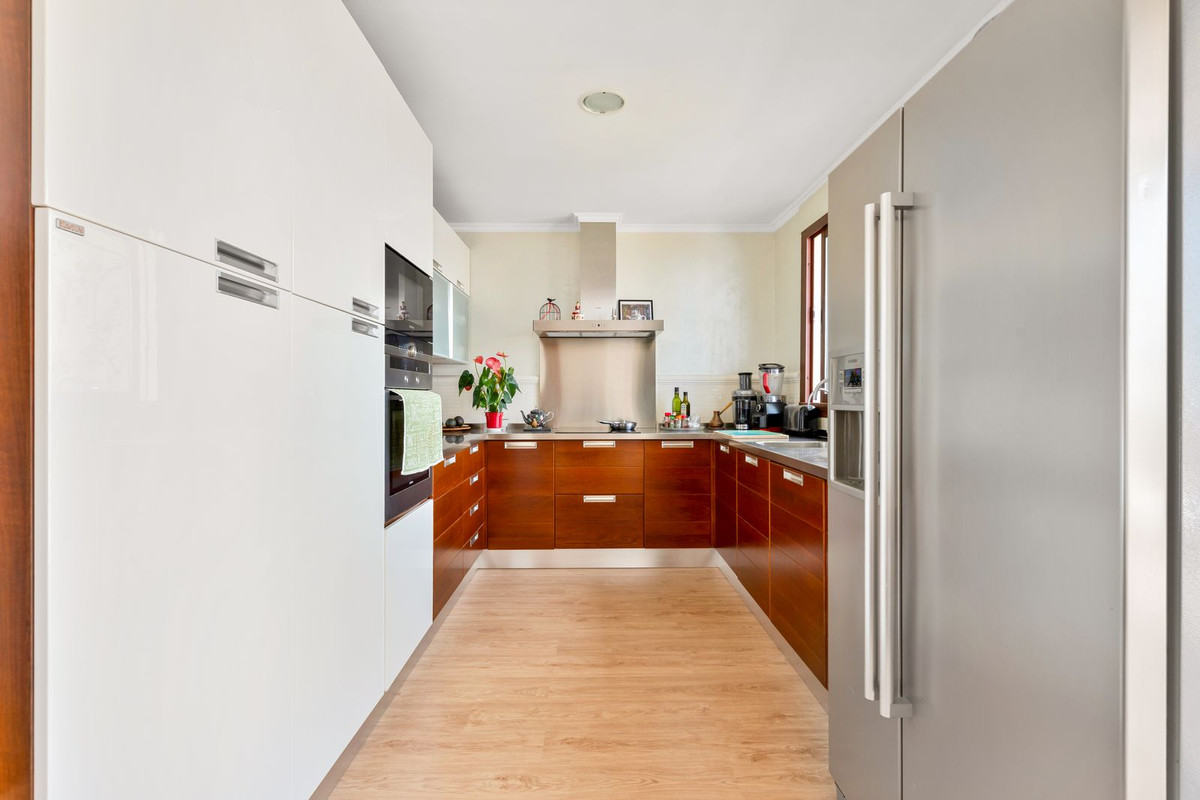 Ático de 2 Dormitorios en venta en Nueva Andalucía, Marbella