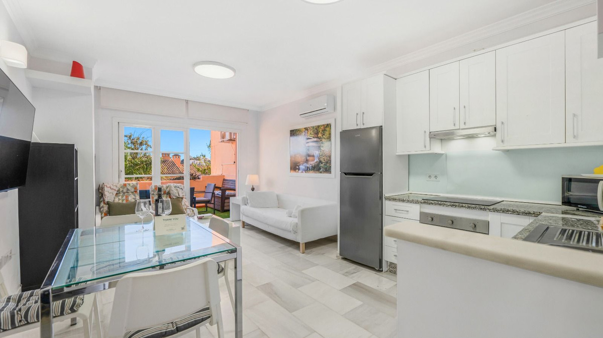 Piso de 2 Dormitorios y 1 Baño en venta en Riviera del Sol, Mijas