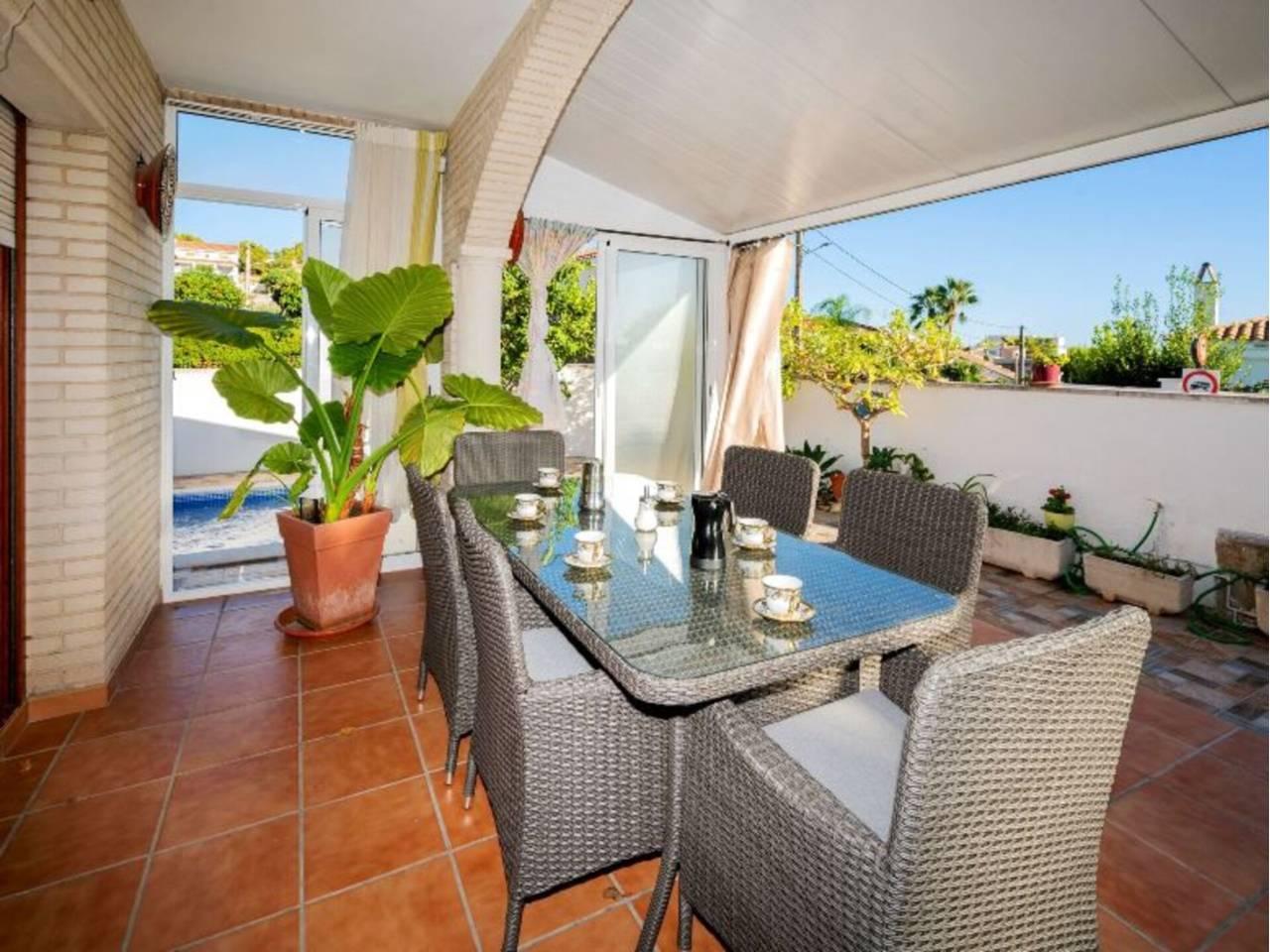 Casa Adosada de 5 Dormitorios en venta en Sitges