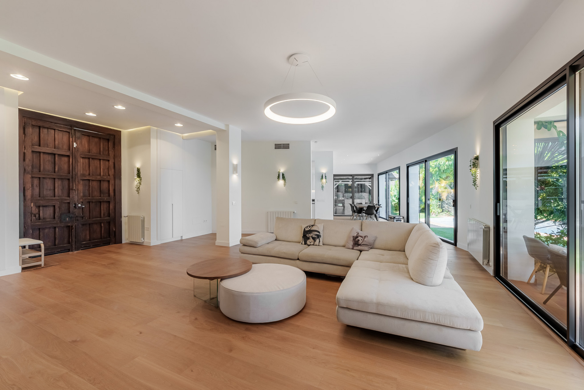 Casa de 5 Dormitorios y 6 Baños en venta en Los Almendros, Benahavís