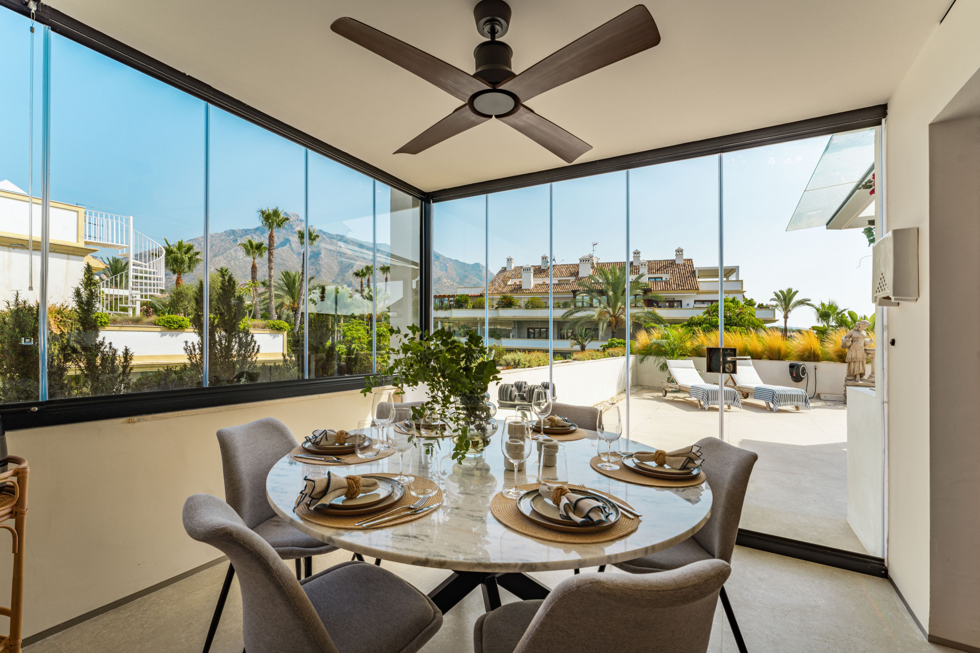 Ático de 3 Dormitorios y 3 Baños en venta en Milla de Oro, Marbella