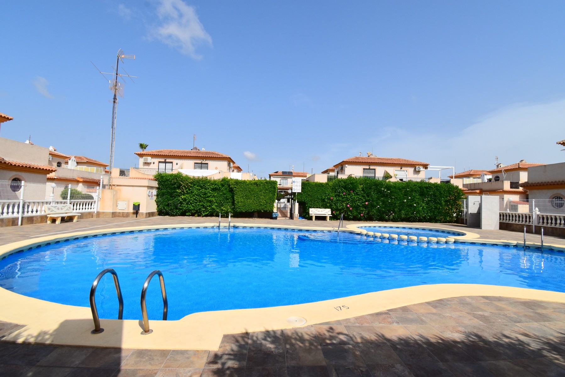2 спални - Вила за продажба в Orihuela Costa