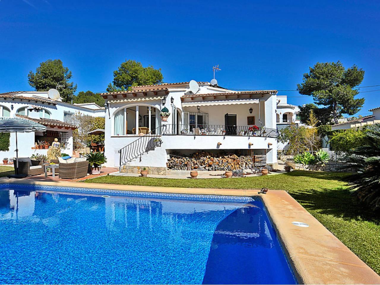 Casa Adosada de 2 Dormitorios en venta en Moraira