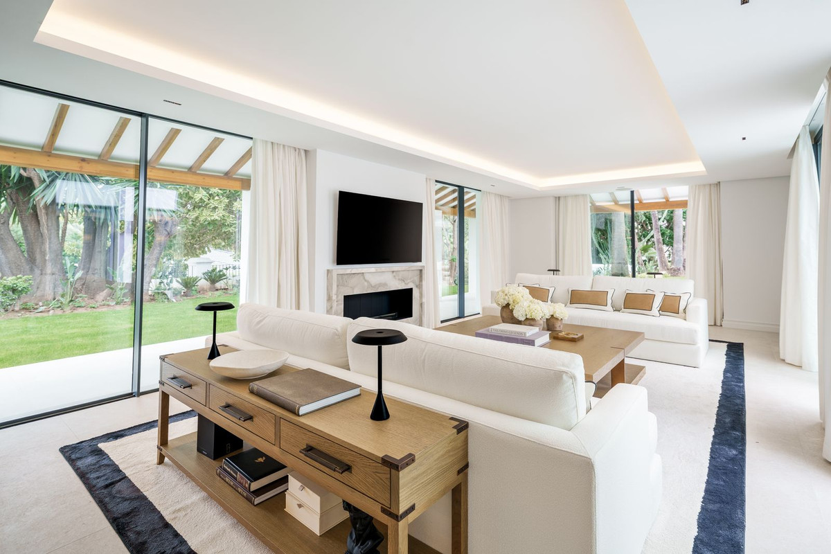 5 спални - Вила за продажба в Nueva Andalucia, Marbella