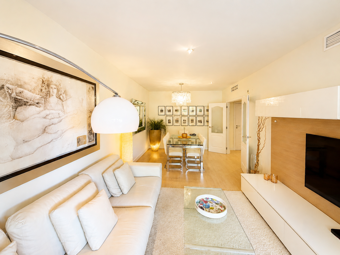 Piso de 3 Dormitorios en venta en Milla de Oro, Marbella