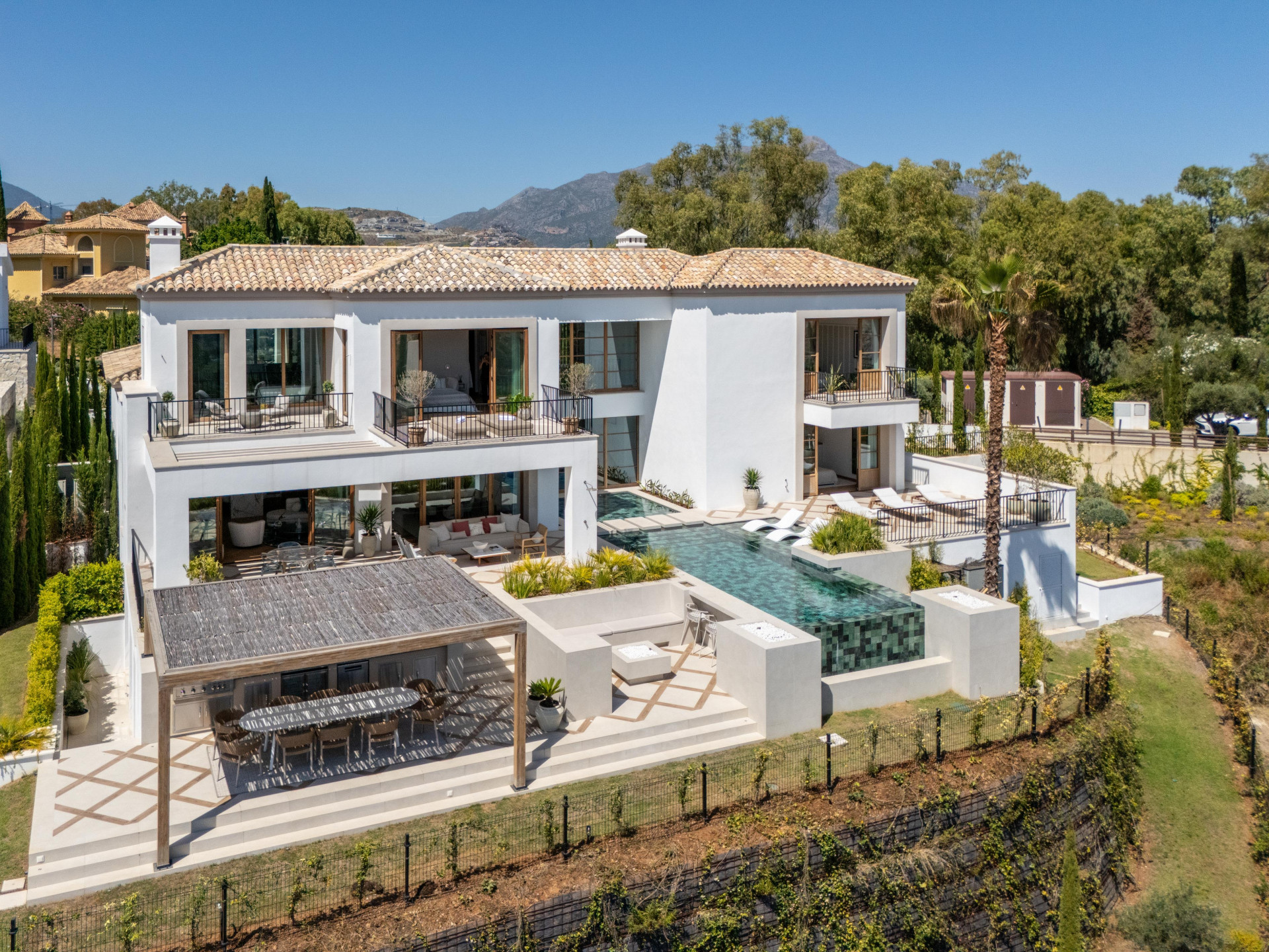 Casa de 5 Dormitorios y 8 Baños en venta en Benahavís Pueblo