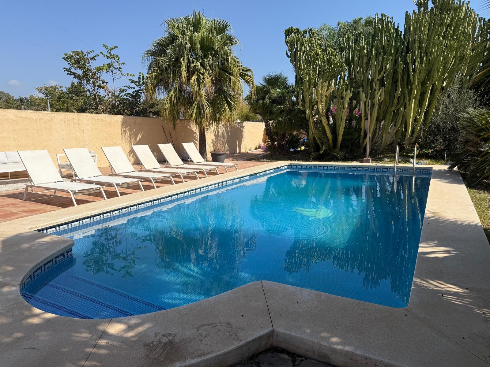 Casa de 3 Dormitorios en venta en La Alqueria, Estepona
