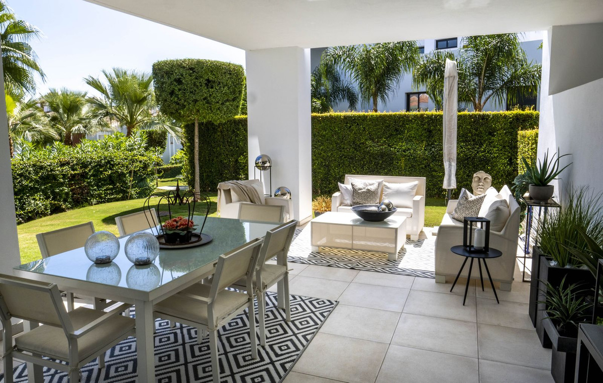 2 Bed, 2 Bath - Apartment for Sale in Atalaya, Estepona