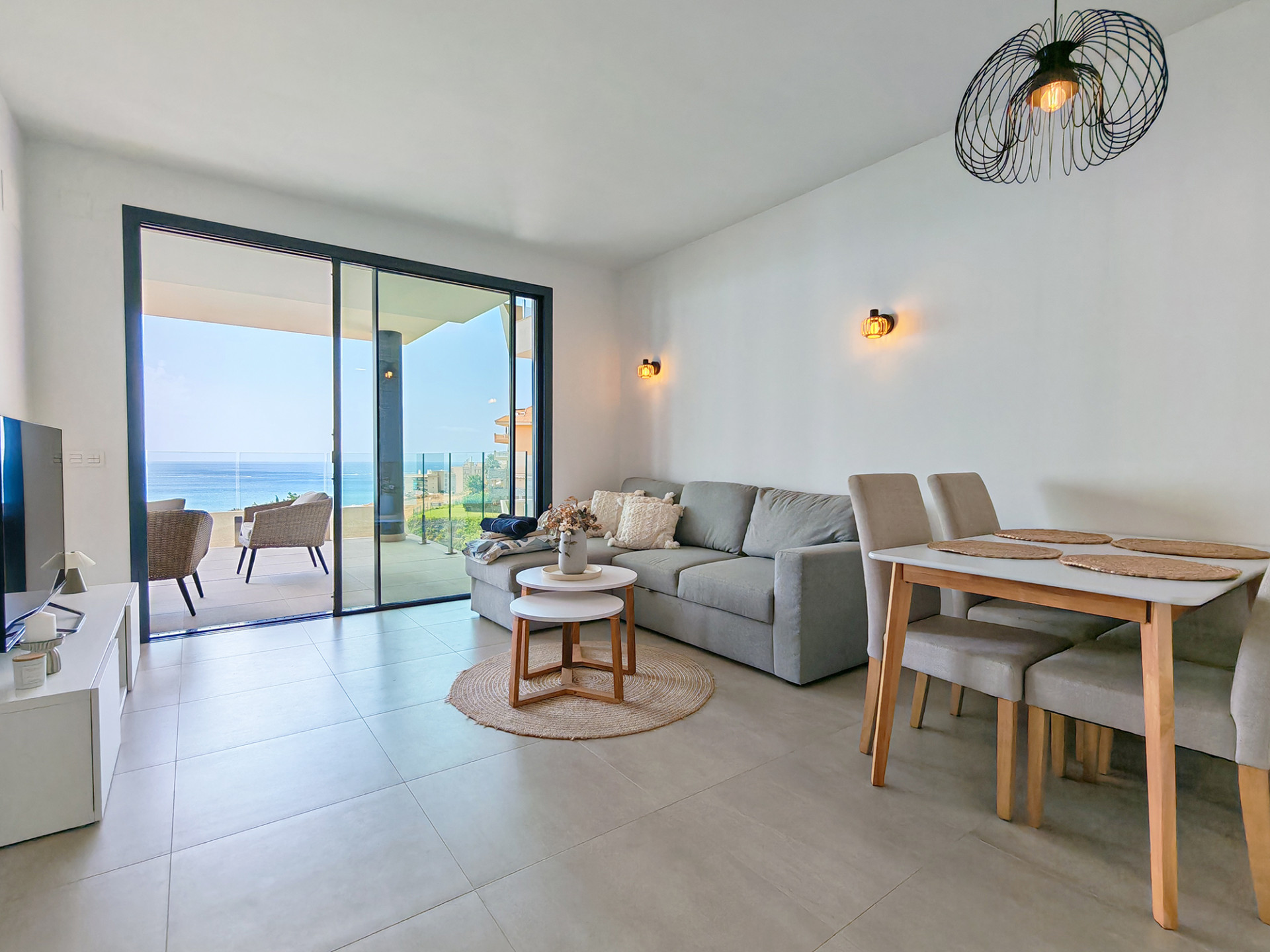 Piso de 2 Dormitorios y 2 Baños en venta en Benalmádena Costa