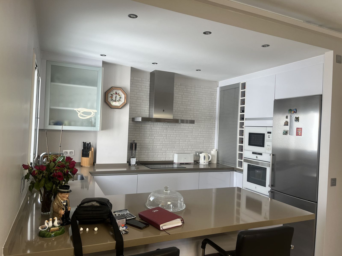 Ático de 3 Dormitorios en venta en Estepona