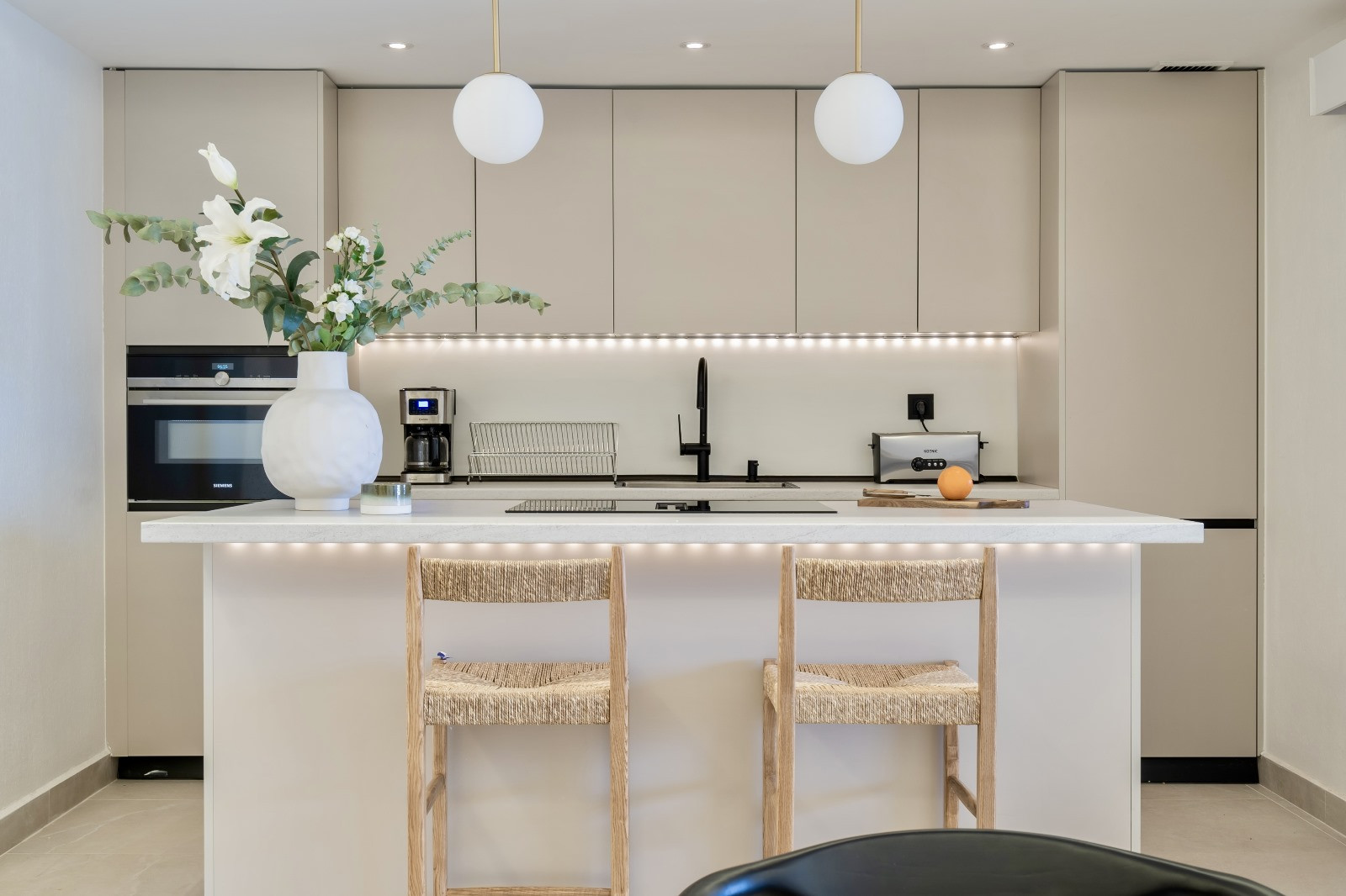 Piso de 3 Dormitorios en venta en Nueva Andalucía, Marbella