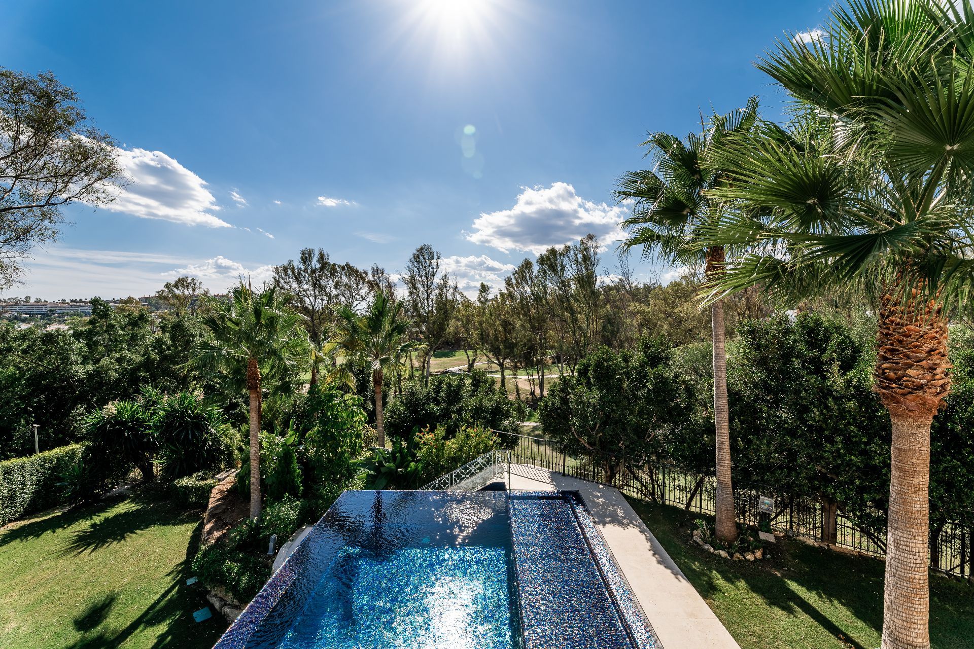 Casa de 6 Dormitorios en venta en Nueva Andalucía, Marbella