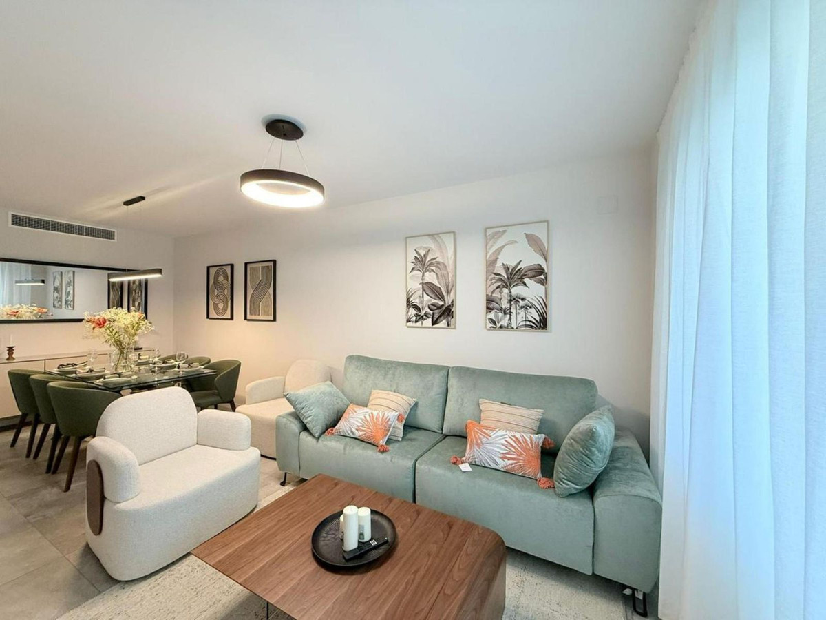 Piso de 3 Dormitorios y 2 Baños en venta en Marbella