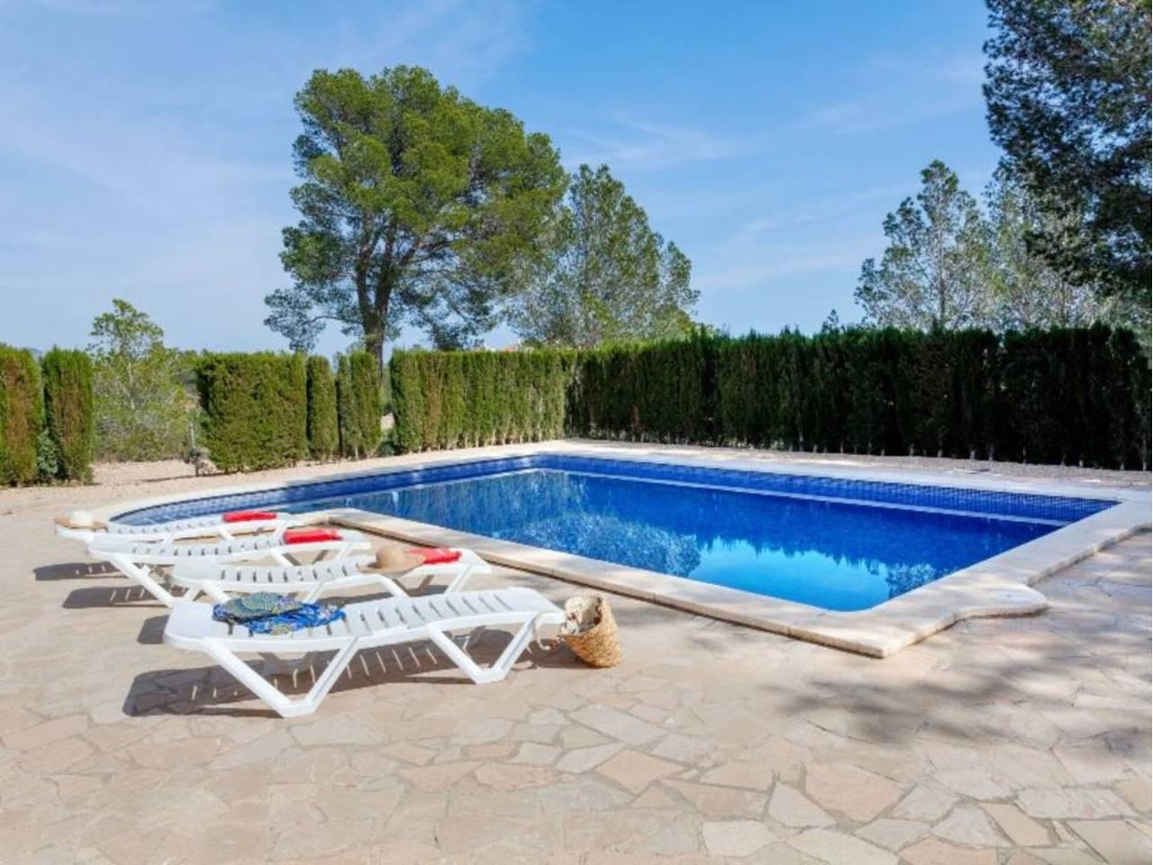 Casa Adosada de 8 Dormitorios y 4 Baños en venta en L'Ametlla de Mar