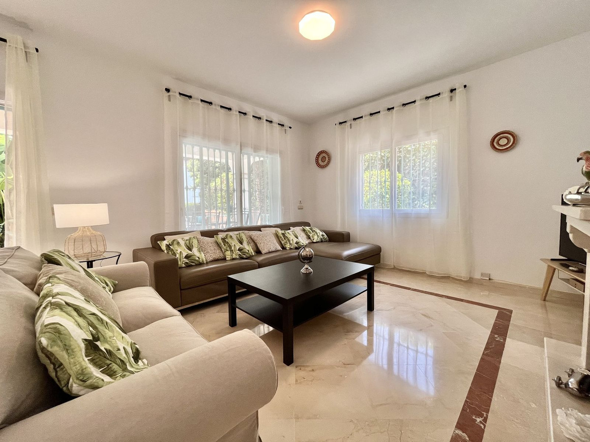 Casa de 4 Dormitorios y 3 Baños en venta en San Pedro de Alcántara