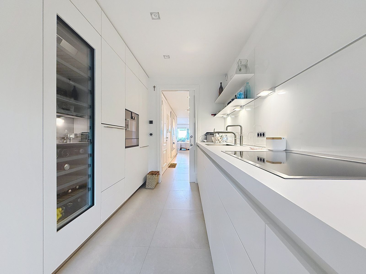 Piso de 2 Dormitorios en venta en Estepona