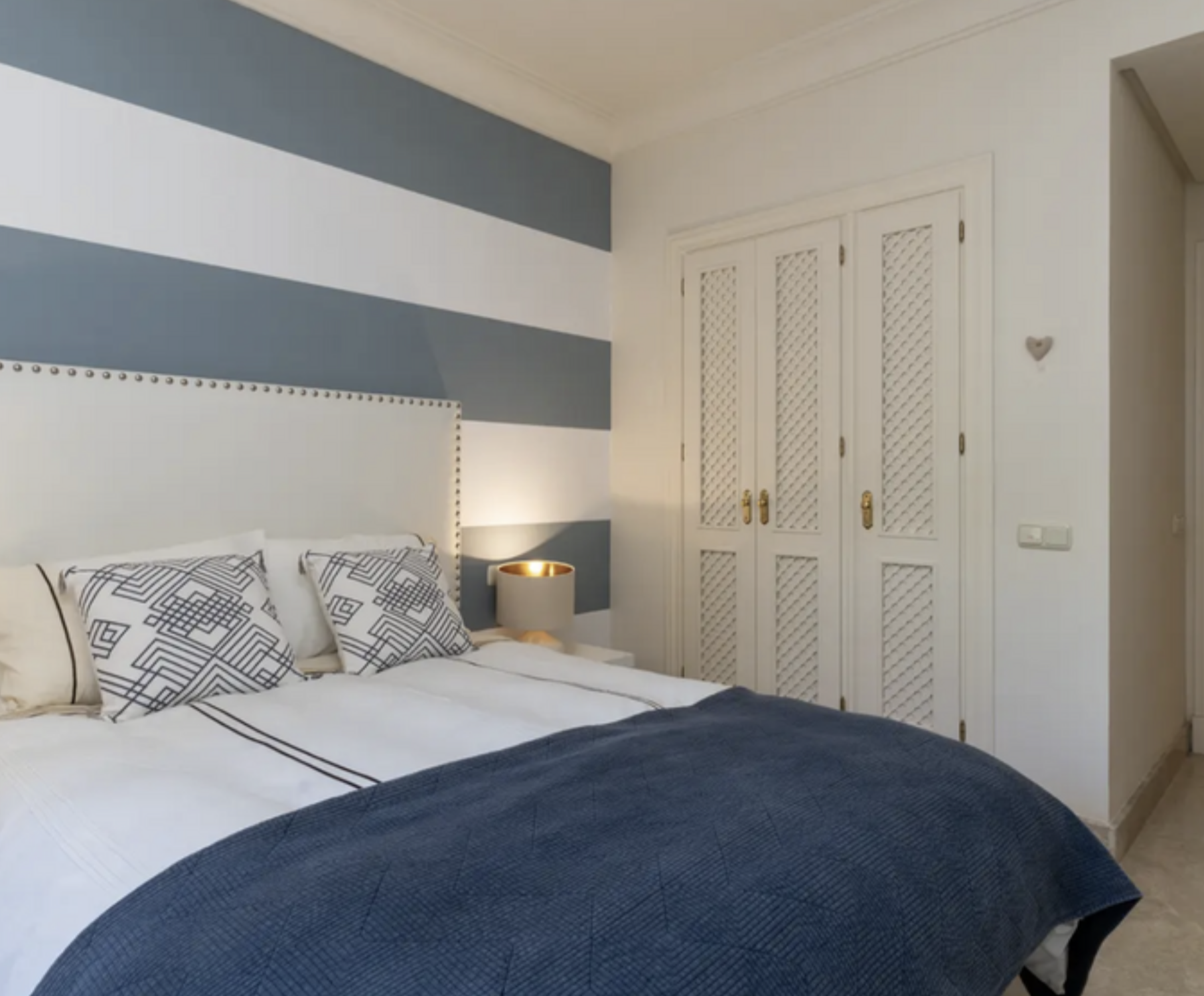 Piso de 2 Dormitorios en venta en Nueva Andalucía, Marbella