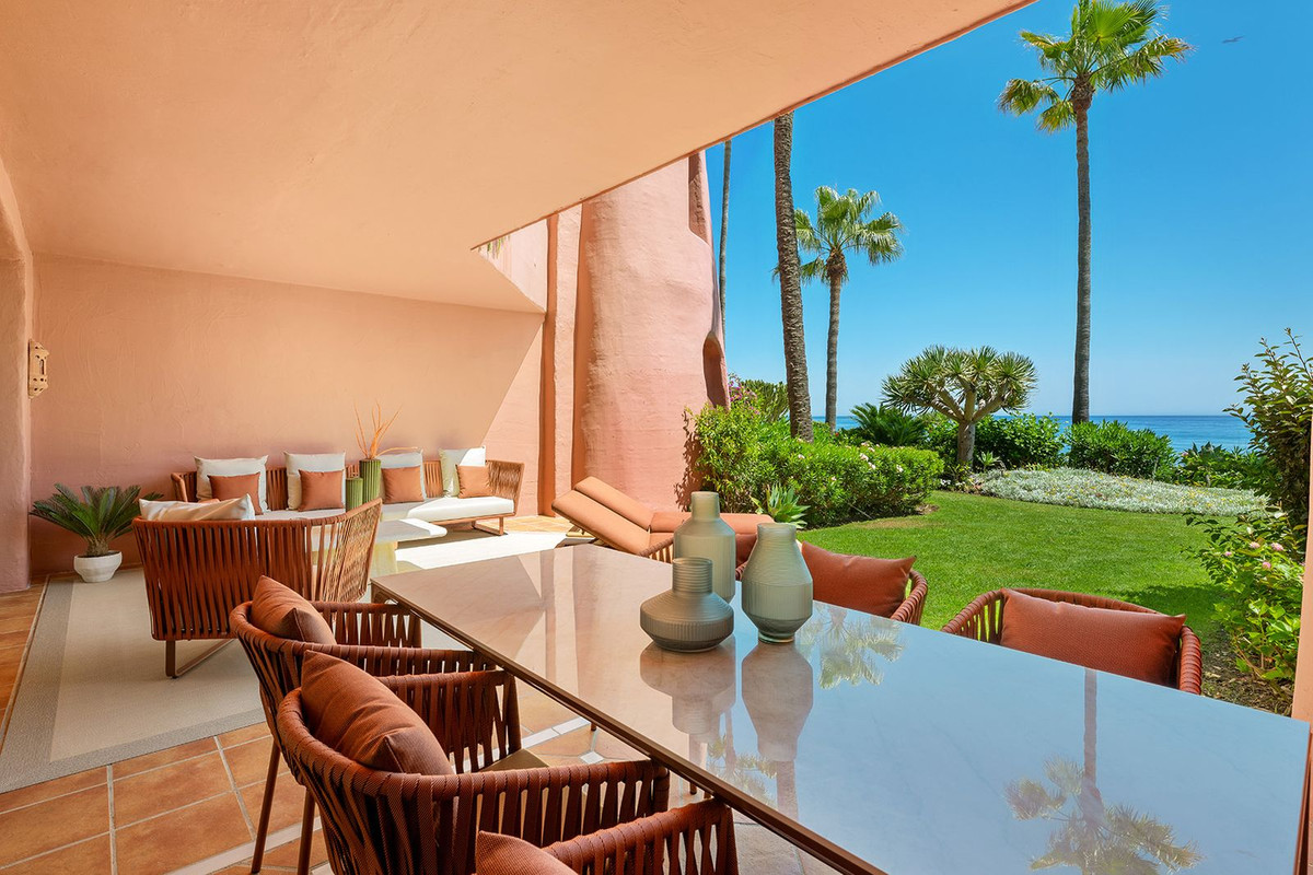 Piso de 3 Dormitorios y 2 Baños en venta en Estepona
