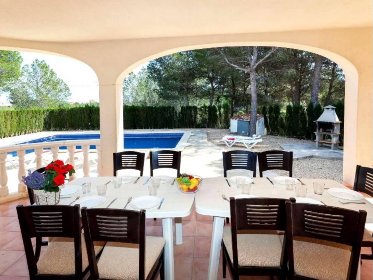 Casa Adosada de 8 Dormitorios y 4 Baños en venta en L'Ametlla de Mar